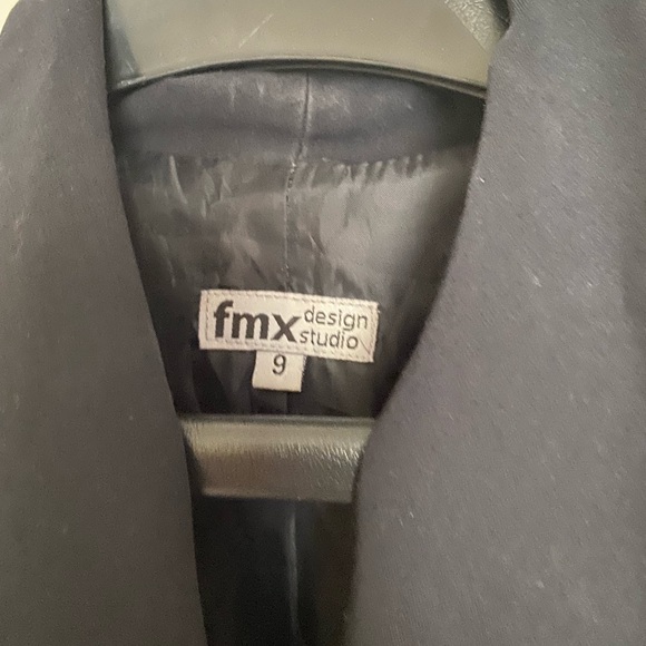 Dark blue to Black Short sleeve blazer - Picture 2 of 3